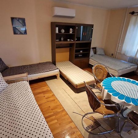 Friendly Apartment In The Suburb. Budapeste Exterior foto