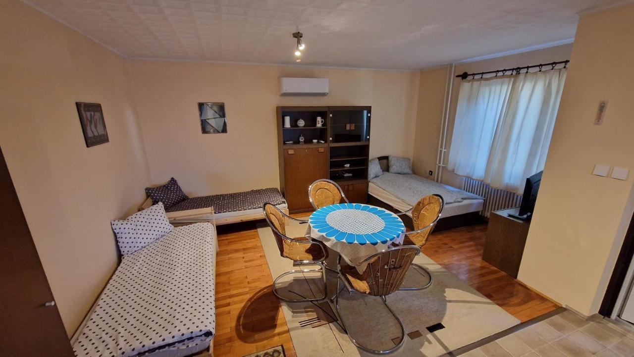 Friendly Apartment In The Suburb. Budapeste Exterior foto