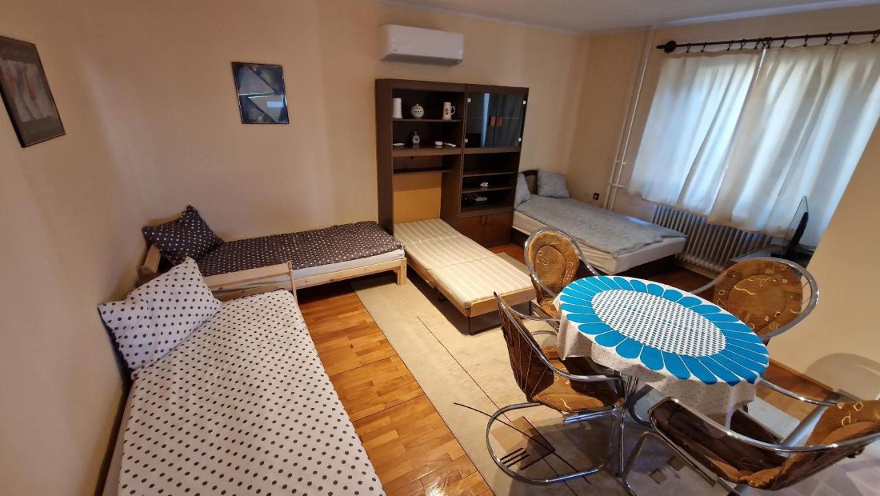 Friendly Apartment In The Suburb. Budapeste Exterior foto